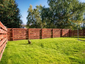 Property grounds - Munro View - UKC5040 (Aviemore)