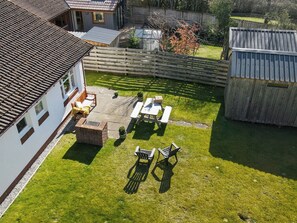 Outdoor dining - Eagle 3 Star - UKC5056 (Aviemore)