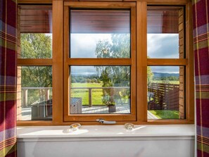 Interior - Mountain View-UKC5060 (Aviemore)