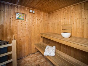 Sauna - Golden Eagle-UKC5057 (Aviemore)