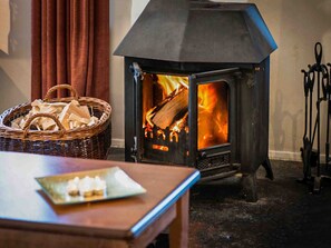 Interior - Golden Eagle-UKC5057 (Aviemore)