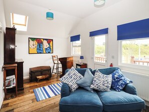 Living area - 3 bedroom accommodation in Gurnard, near Cowes (Gurnard, near Cowes)