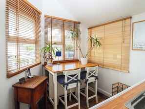 Interior - 3 bedroom accommodation in Gurnard, near Cowes (Gurnard, near Cowes)