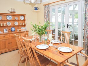 Dining - 3 bedroom accommodation in Bembridge (Bembridge)