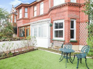 Outdoor dining - 3 bedroom accommodation in Shanklin (Shanklin)