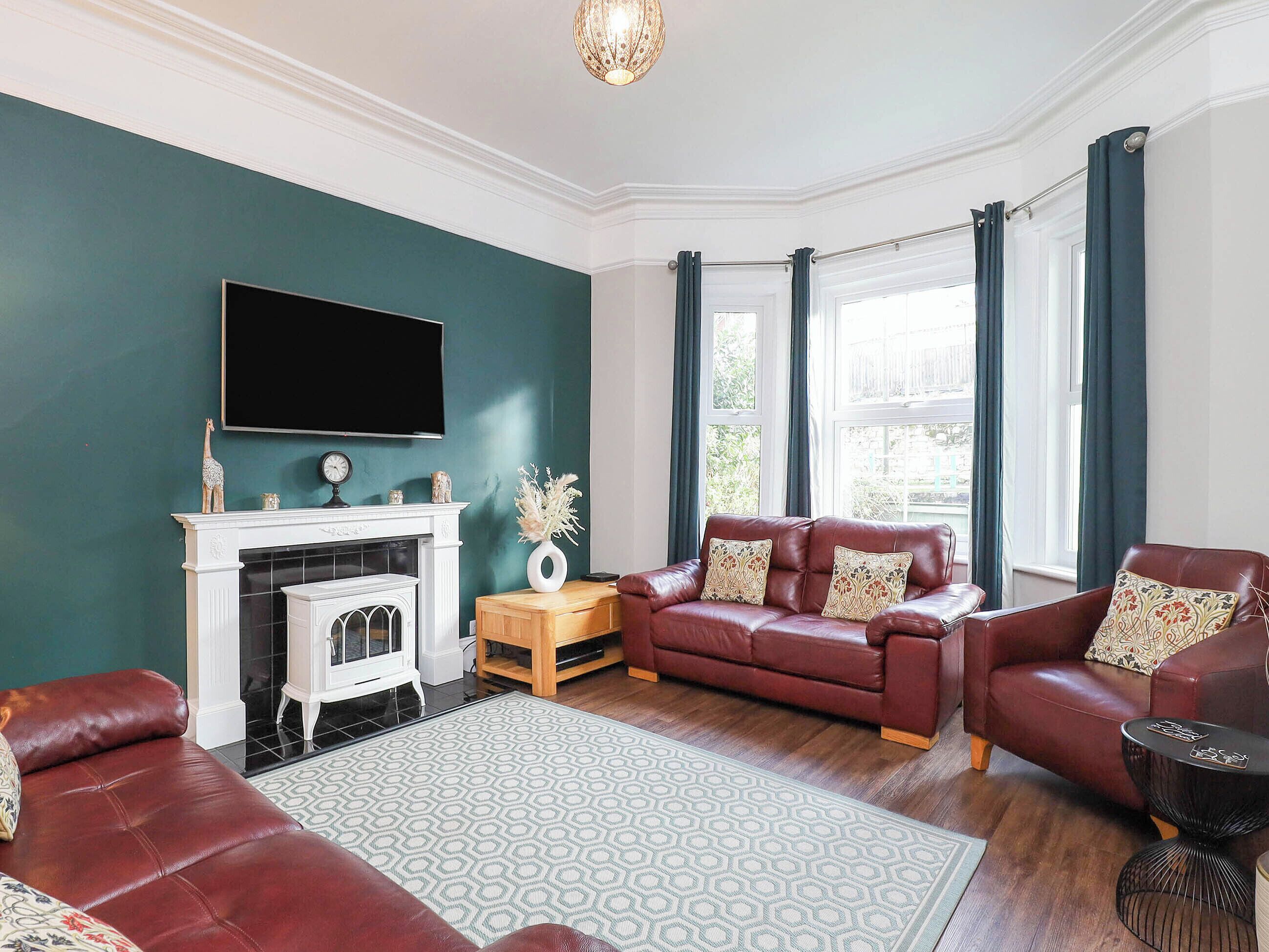 3 Bedroom Accommodation In Shanklin - Shanklin