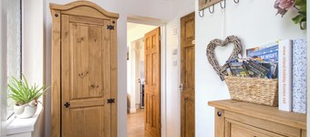 Queen Bower Farm Lodge