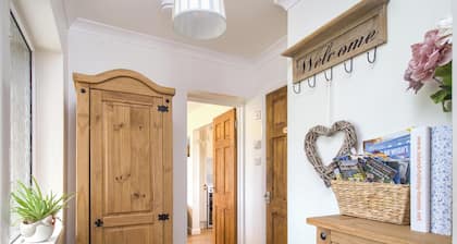 Queen Bower Farm Lodge