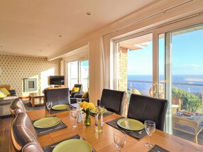 Dining - 3 bedroom accommodation in Ventnor (Ventnor)