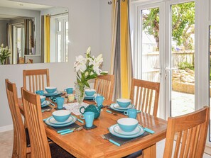 Dining - 3 bedroom accommodation in Bembridge (Bembridge)