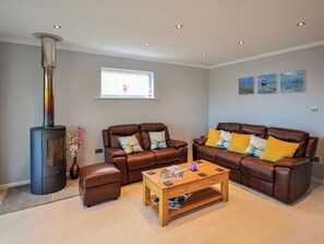 TV - 3 bedroom accommodation in Bembridge (Bembridge)
