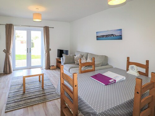 2 bedroom accommodation in Freshwater