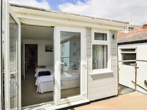 Exterior - 3 bedroom accommodation in Ventnor (Ventnor)