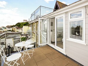 Outdoor dining - 3 bedroom accommodation in Ventnor (Ventnor)