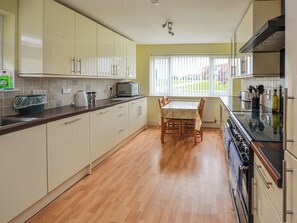 Dishwasher - 3 bedroom accommodation in Seaview (Seaview)