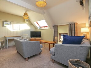 TV - The Stable Loft - UKC5299 (Beadnell)