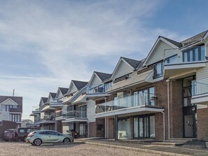 Exterior - Folly View is a first floor apartment that sleeps 4 guests in two bedrooms. (Newport)