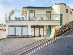 Exterior - 3 bedroom accommodation in Ventnor (Ventnor)