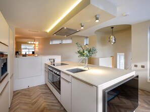 Dishwasher - 3 bedroom accommodation in Ventnor (Ventnor)
