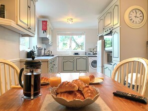 Dishwasher - 2 bedroom accommodation in Sandbanks (Sandbanks)