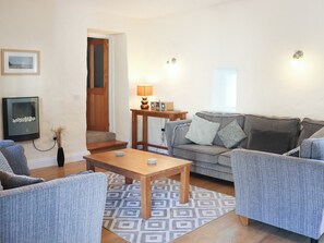 TV - Beautifully positioned in mature grounds is this delightful barn conversion. (Freshwater East near Pembroke)