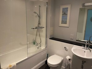 Towels - Raven Wing 1 - Àite Brēagha - UKC5425 (Fort Augustus)