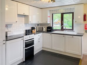 Dishwasher, high chair - Mountain Thyme Lodge - UKC5435 (Letterfinlay, near Spean Bridge)