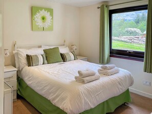 3 bedrooms, free WiFi - Mountain Thyme Lodge - UKC5435 (Letterfinlay, near Spean Bridge)