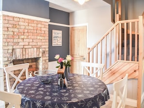 Dining - 2 bedroom accommodation in Pakefield (Pakefield)