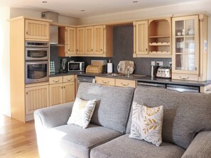Interior - 2 bedroom accommodation in Freshwater East near Pembroke (Freshwater East near Pembroke)