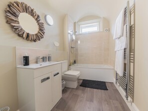 Towels - 2 bedroom accommodation in Millom, near Haverigg (Millom, near Haverigg)