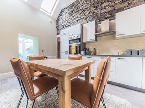 Dining - 2 bedroom accommodation in Millom, near Haverigg (Millom, near Haverigg)