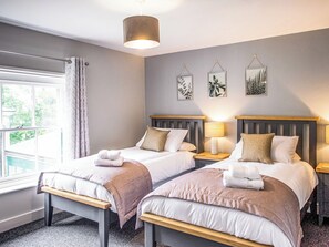 2 bedrooms, free WiFi - Symond House-UKC5530 (Bury St. Edmunds)