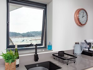 Dishwasher - Grand Banks Apartment (Teignmouth)