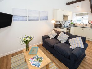 TV - Number Seven - UKC4969 (Tawstock, near Barnstaple)