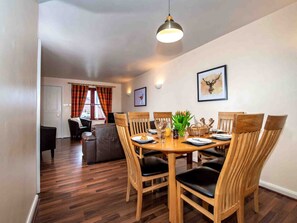 Dining - 2 bedroom accommodation in Aviemore (Aviemore)