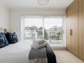 3 bedrooms, free WiFi - 3 bedroom accommodation in Bournemouth (Bournemouth)