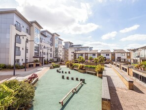 Property grounds - 1 bedroom accommodation in Poole (Poole)