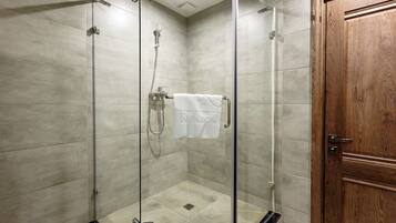 Deluxe-Zimmer | Badezimmer