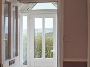 Interior - 5 bedroom accommodation in Whitwell, Near Ventnor (Whitwell, Near Ventnor)