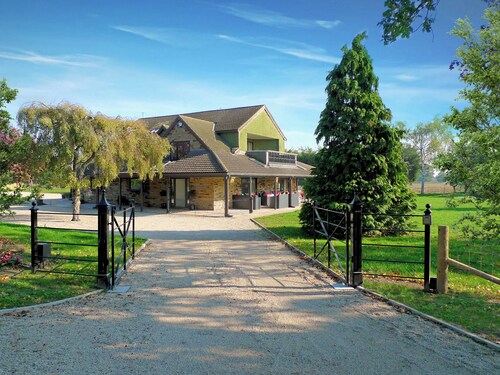 7 Schlafzimmer Unterkunft in Bishopsoil, near Goole