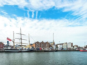 Marina - 2 bedroom accommodation in Poole (Poole)