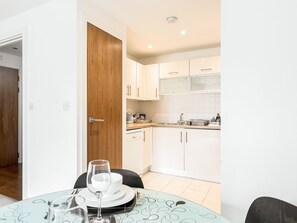 Dishwasher - 1 bedroom accommodation in Poole (Poole)