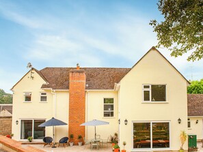 Exterior - 4 bedroom accommodation in Uplyme (Uplyme)