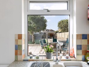 Interior - 2 bedroom accommodation in Hamworthy (Hamworthy)