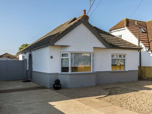 Exterior - 2 bedroom accommodation in Hamworthy (Hamworthy)