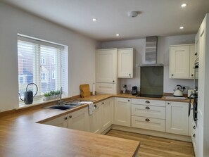 Dishwasher - 2 bedroom accommodation in Melton Mowbray (Melton Mowbray)