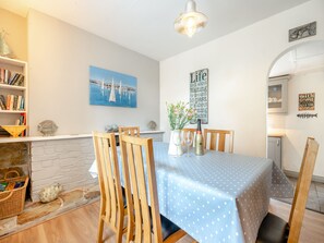 Dining - Hollyhocks is a charming cottage that is over 100 years old. (St Minver, near Rock)