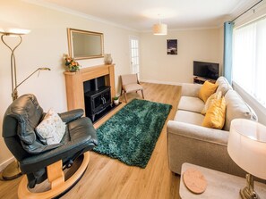 Living area - 2 bedroom accommodation in Inverlochy, near Fort William (Inverlochy, near Fort William)