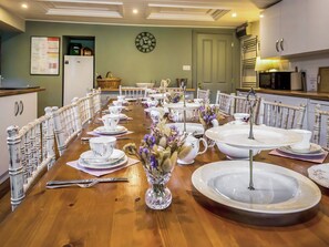 Dining - 7 bedroom accommodation in Sedgeford, near Hunstanton (Sedgeford, near Hunstanton)